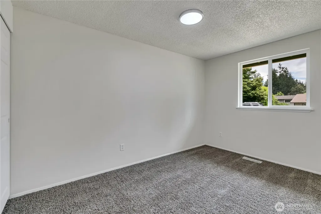 348 NE Holly Leaf Lane Bremerton WA 98311