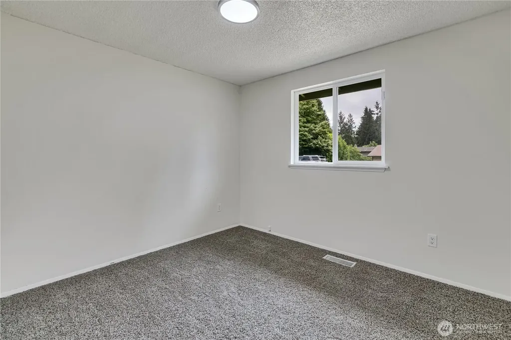 348 NE Holly Leaf Lane Bremerton WA 98311