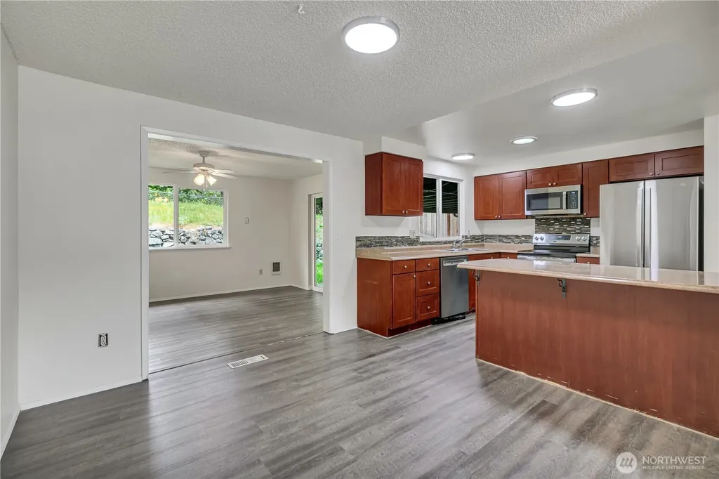 348 NE Holly Leaf Lane Bremerton WA 98311