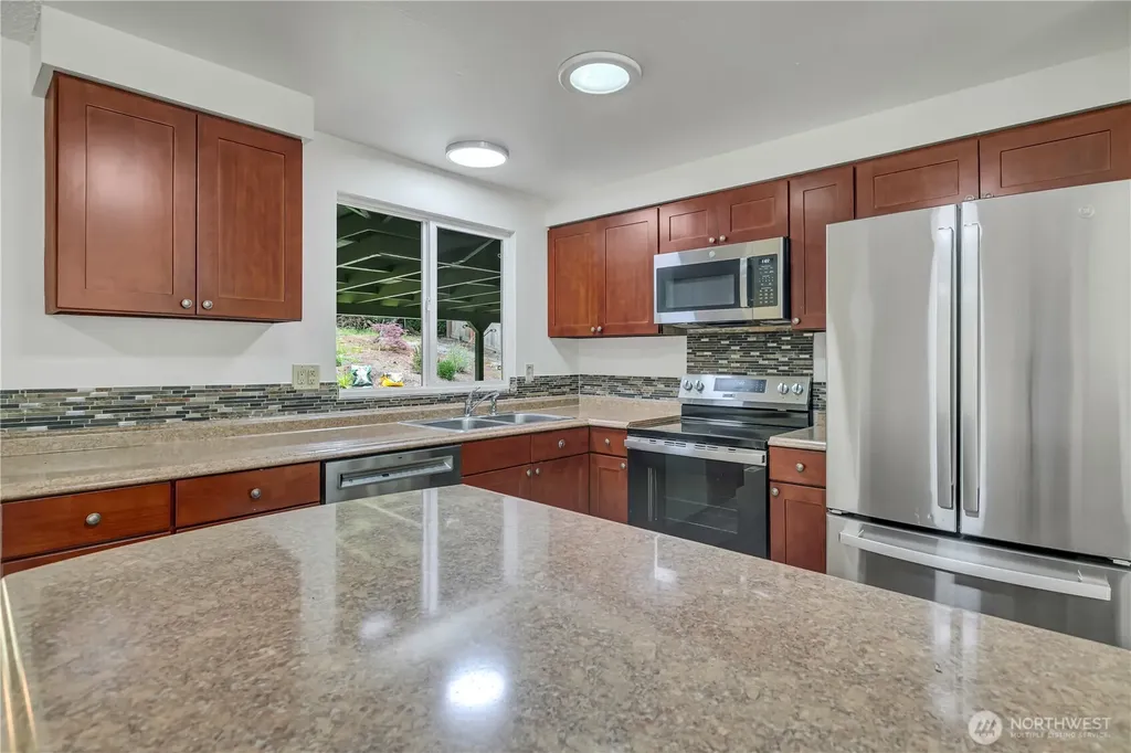 348 NE Holly Leaf Lane Bremerton WA 98311