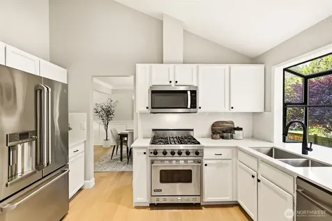 920 225th Court NE Sammamish WA 98074