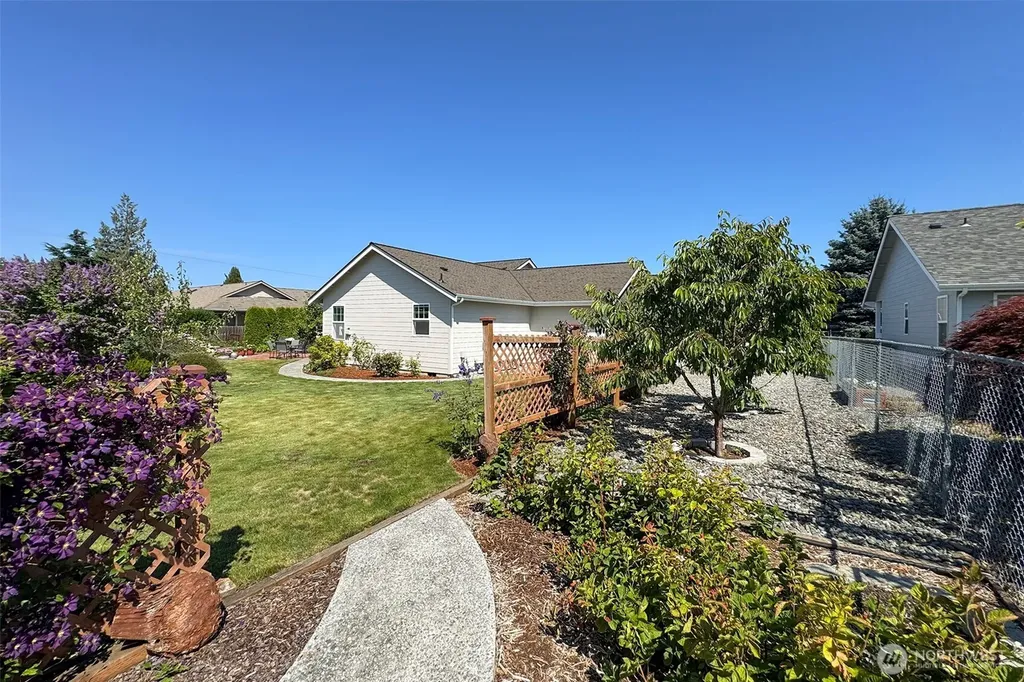 40 Cherrywood Place Sequim WA 98382