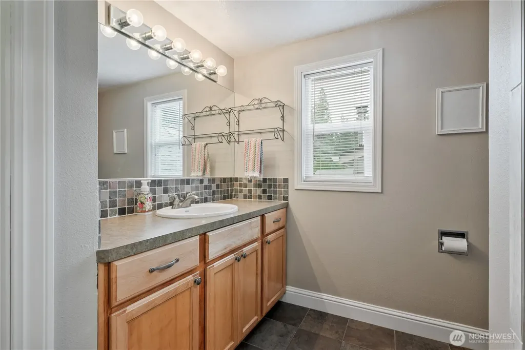 3136 Pacific Way Longview WA 98632