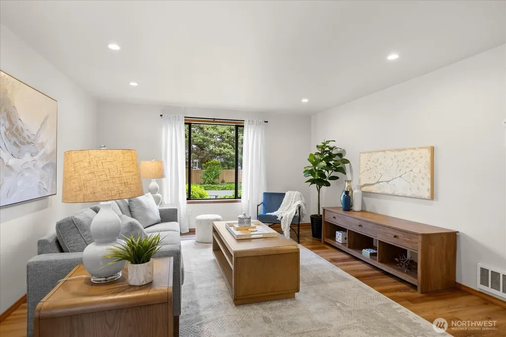 5306 162nd Place SW Edmonds WA 98026