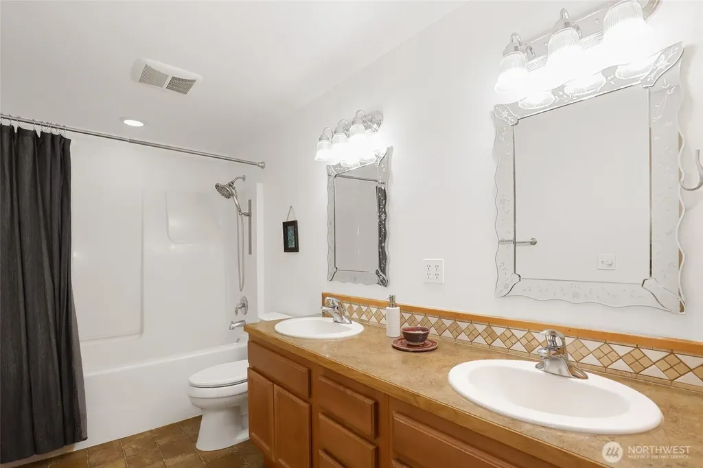 104 Valentine Court Elma WA 98541