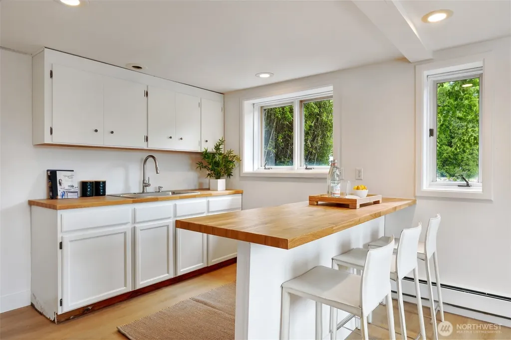 3951 Dayton Avenue N Seattle WA 98103