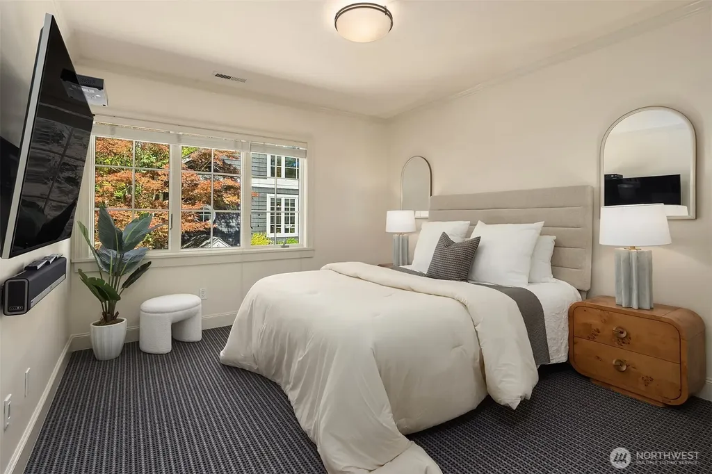 5506 NE Penrith Road Seattle WA 98105