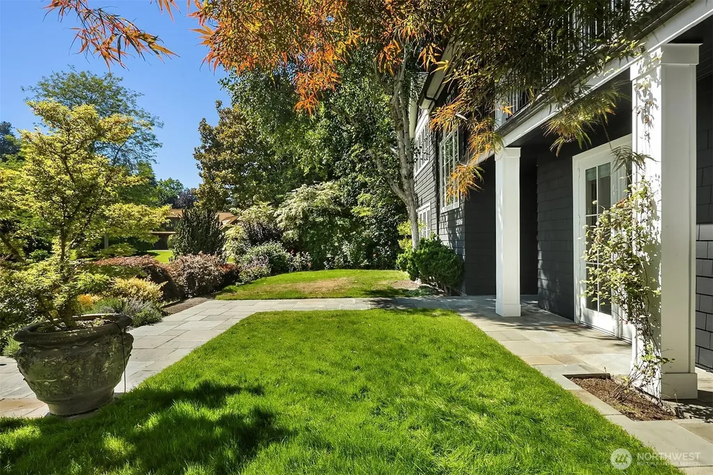 5506 NE Penrith Road Seattle WA 98105