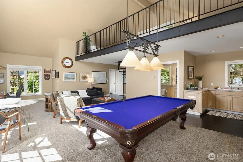 5506 NE Penrith Road Seattle WA 98105