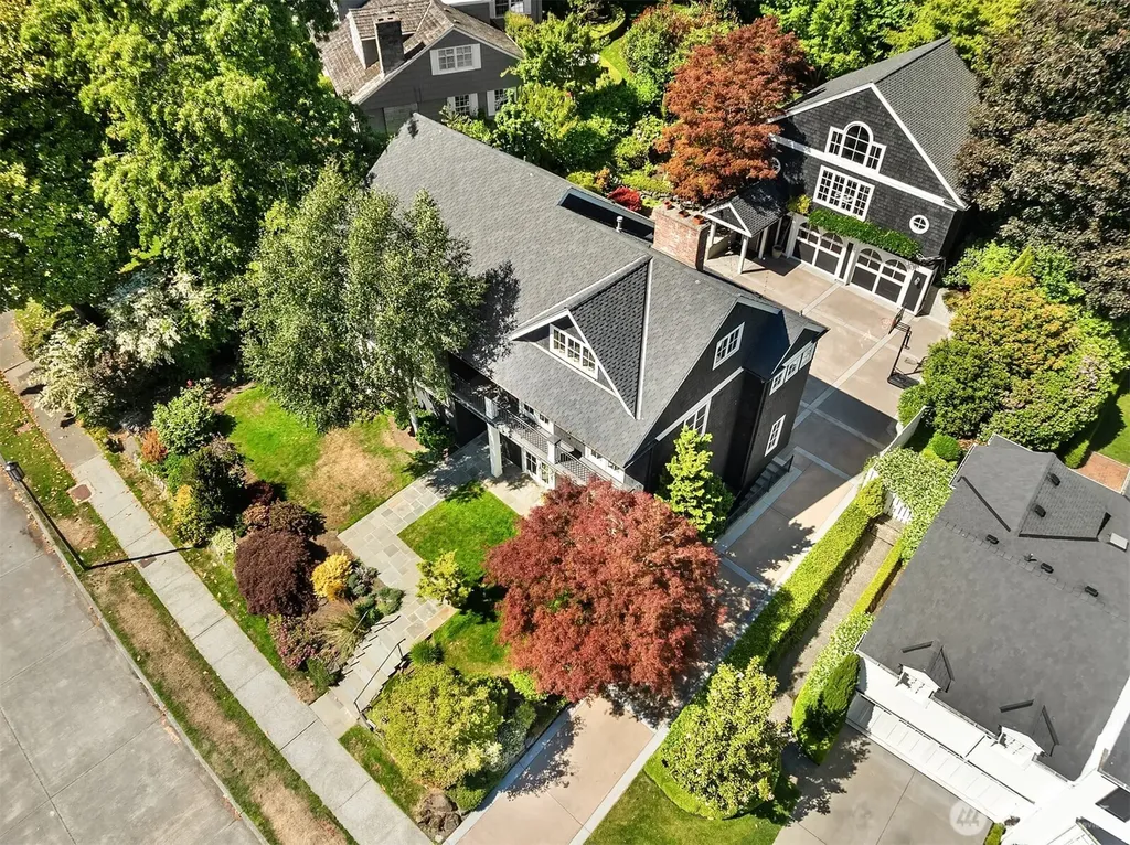 5506 NE Penrith Road Seattle WA 98105