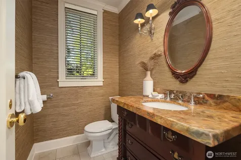 5506 NE Penrith Road Seattle WA 98105