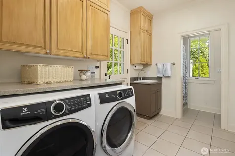 5506 NE Penrith Road Seattle WA 98105