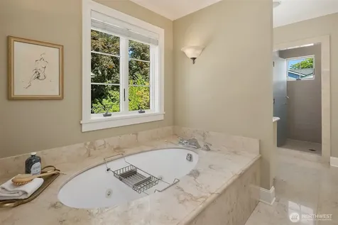 5506 NE Penrith Road Seattle WA 98105
