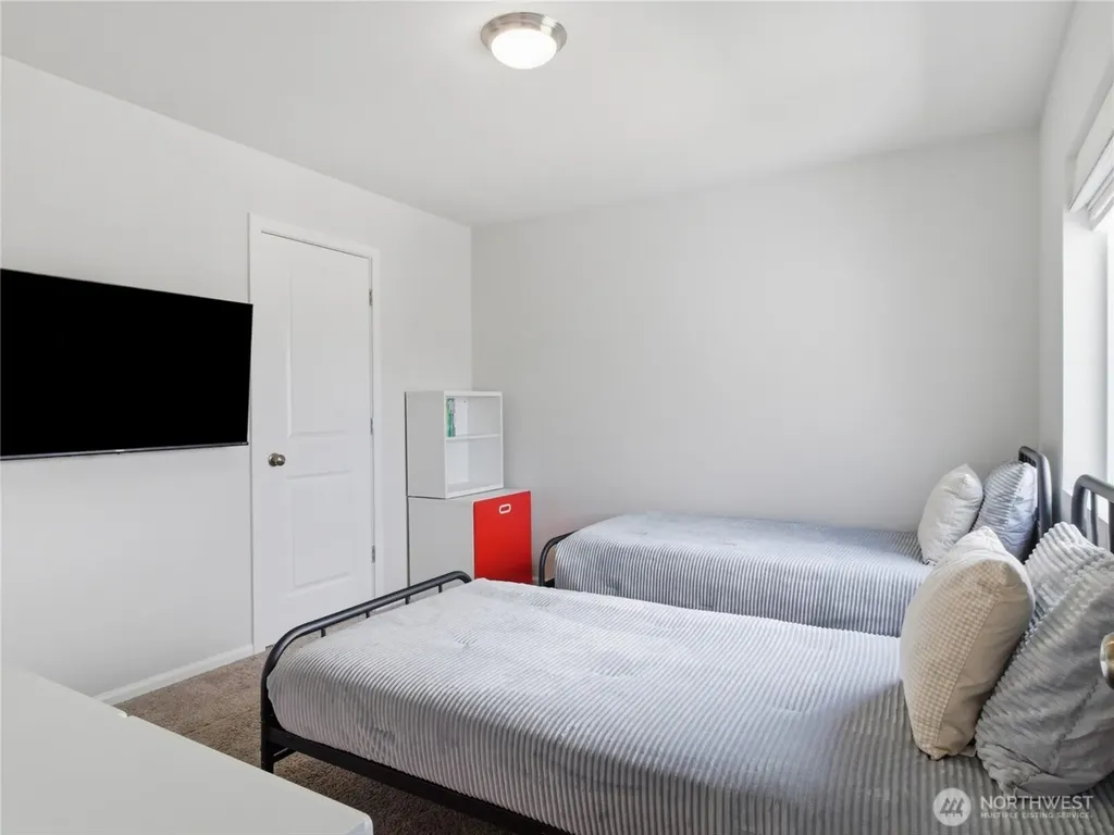15069 Iverson Loop SE Yelm WA 98597