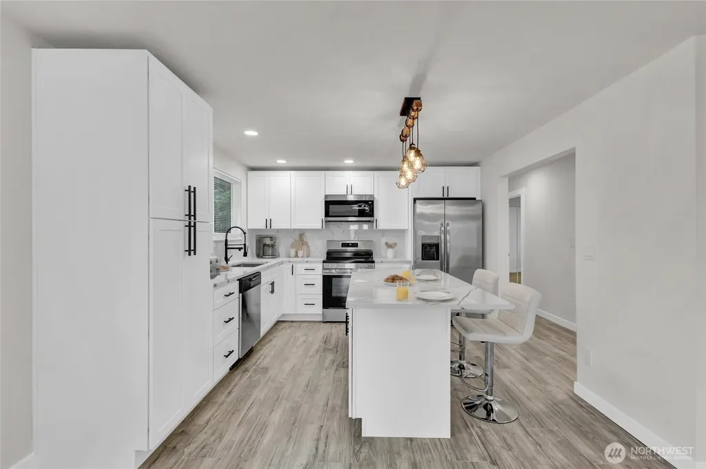 20002 208th Avenue SE Renton WA 98058