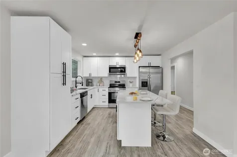 20002 208th Avenue SE Renton WA 98058