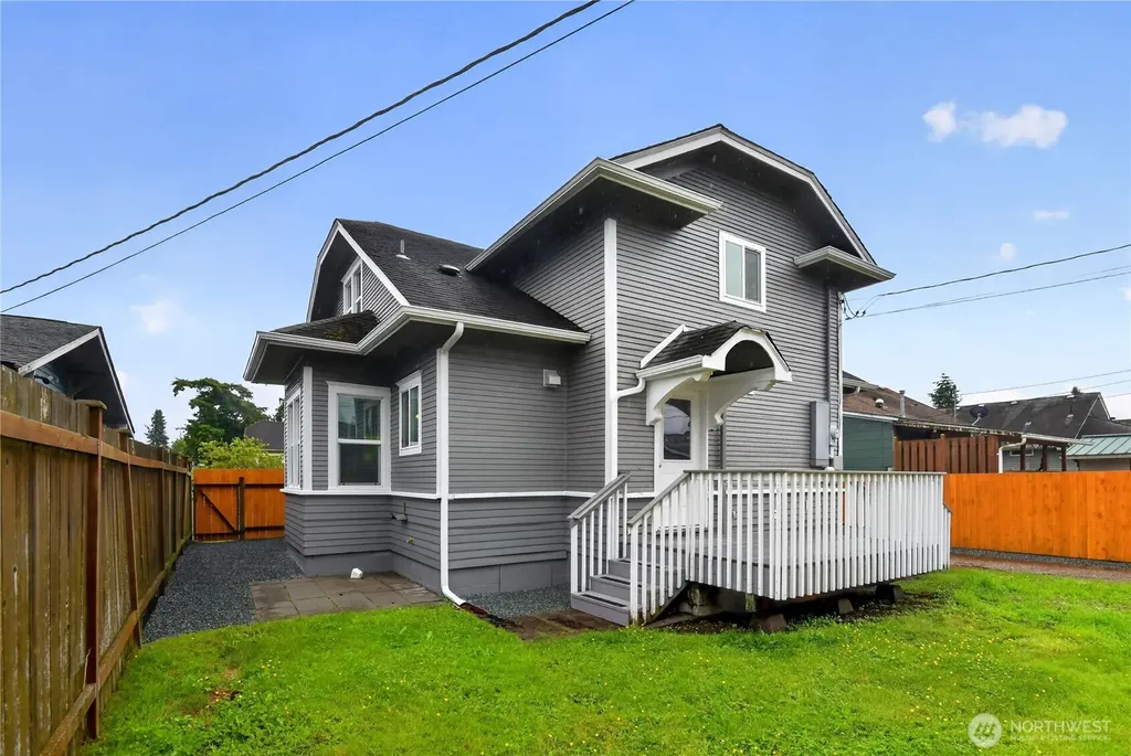 1918 Baker Avenue Everett WA 98201