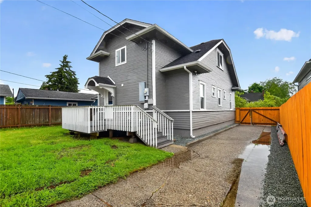 1918 Baker Avenue Everett WA 98201