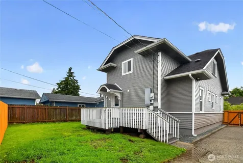 1918 Baker Avenue Everett WA 98201