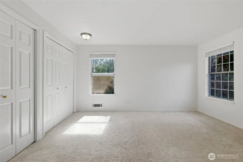 31074 9th Avenue S Federal Way WA 98003