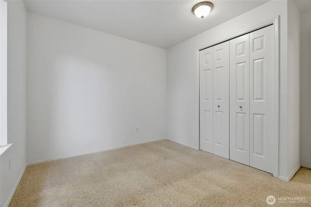 31074 9th Avenue S Federal Way WA 98003