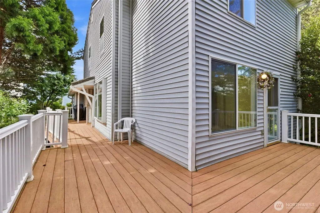 31074 9th Avenue S Federal Way WA 98003