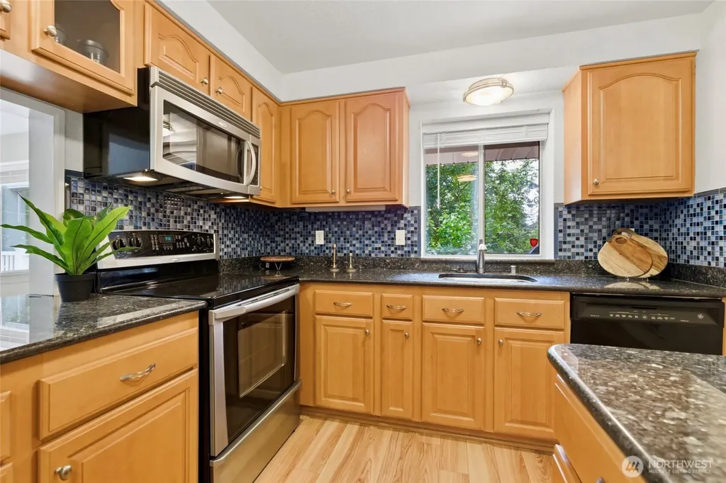 31074 9th Avenue S Federal Way WA 98003