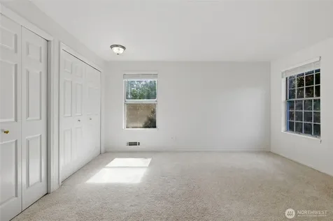 31074 9th Avenue S Federal Way WA 98003