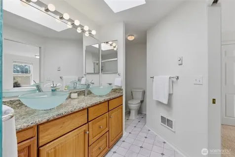 31074 9th Avenue S Federal Way WA 98003