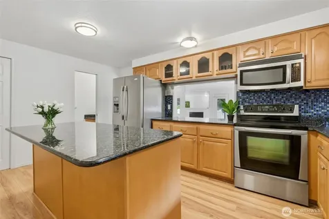 31074 9th Avenue S Federal Way WA 98003