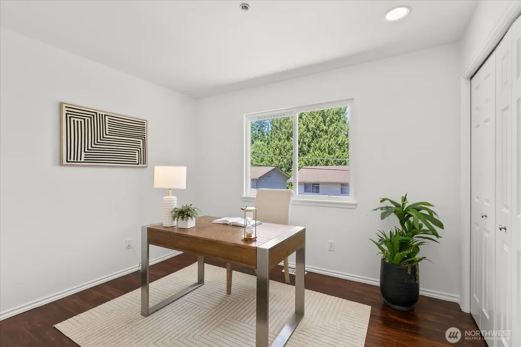 1828 NE Serpentine Place Shoreline WA 98155