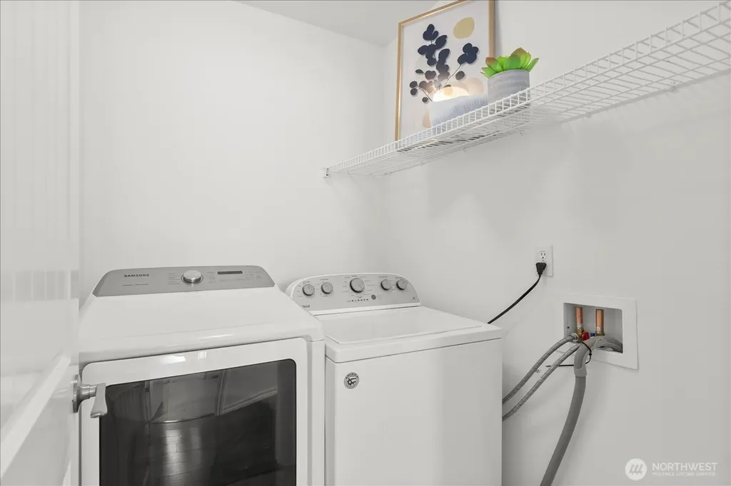 1828 NE Serpentine Place Shoreline WA 98155