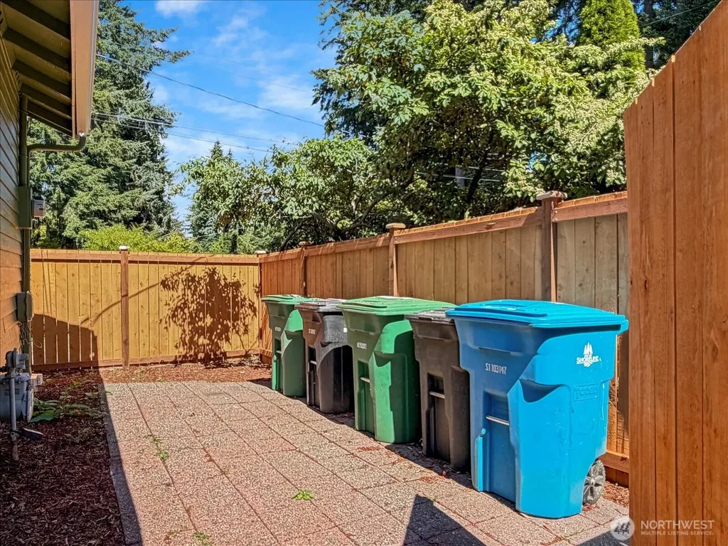 1828 NE Serpentine Place Shoreline WA 98155