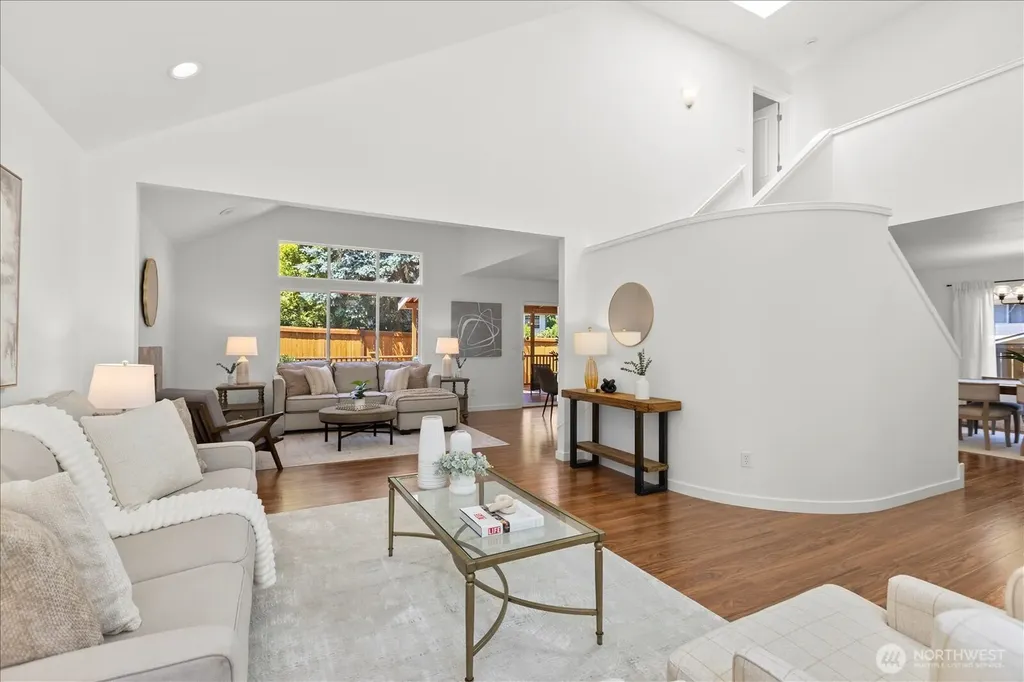 1828 NE Serpentine Place Shoreline WA 98155