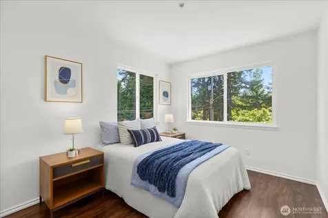 1828 NE Serpentine Place Shoreline WA 98155