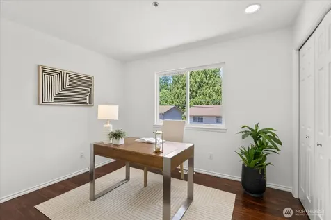 1828 NE Serpentine Place Shoreline WA 98155