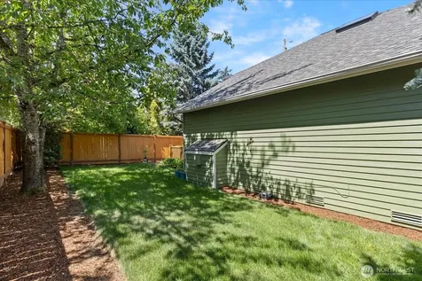 1828 NE Serpentine Place Shoreline WA 98155