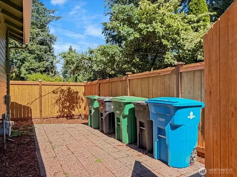 1828 NE Serpentine Place Shoreline WA 98155