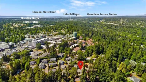 1828 NE Serpentine Place Shoreline WA 98155