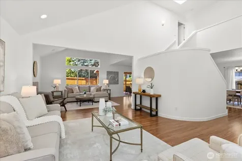 1828 NE Serpentine Place Shoreline WA 98155