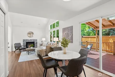 1828 NE Serpentine Place Shoreline WA 98155
