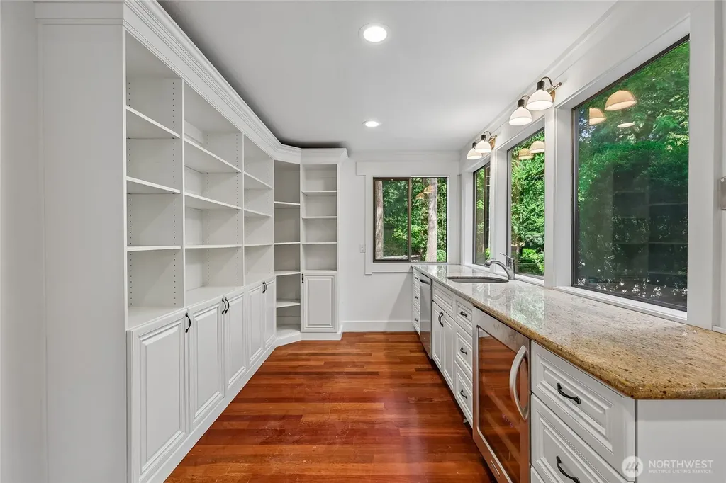 3720 131st Avenue NE Bellevue WA 98005