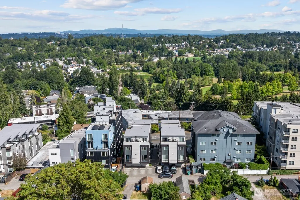 3104 SW Avalon Way Seattle WA 98126
