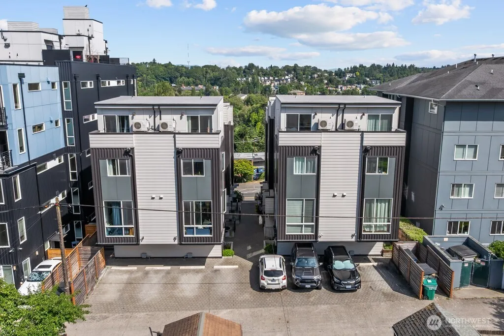 3104 SW Avalon Way Seattle WA 98126