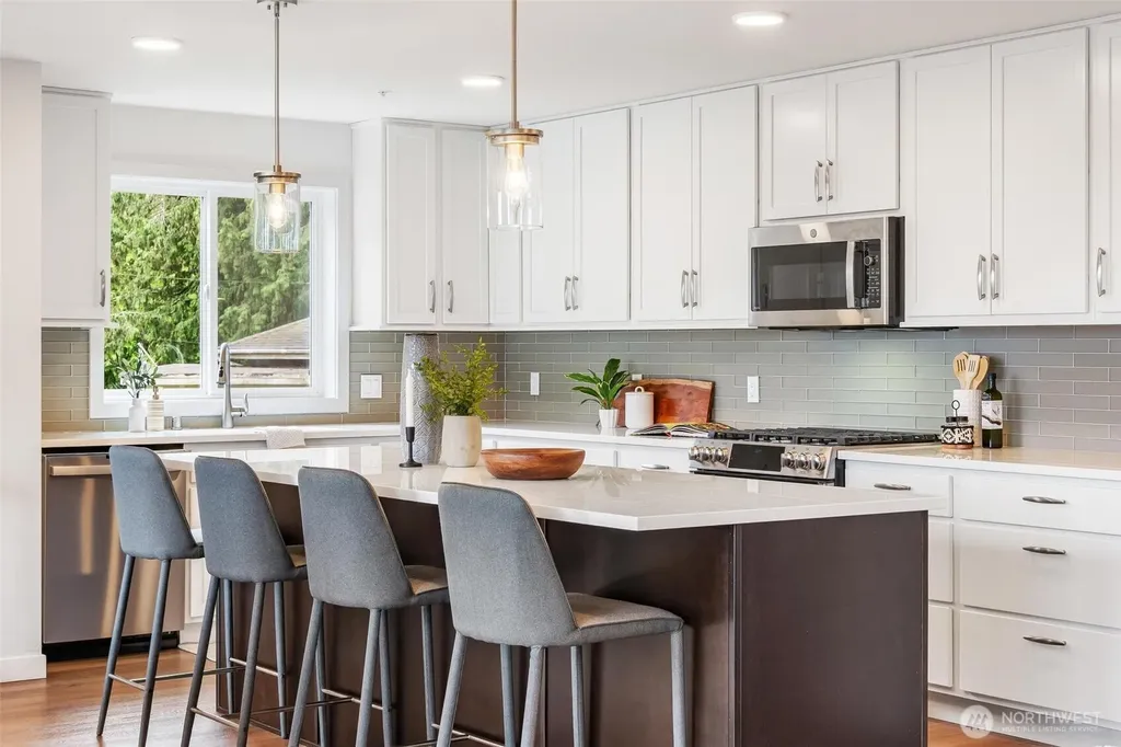 554 Paradise Lane Edmonds WA 98020