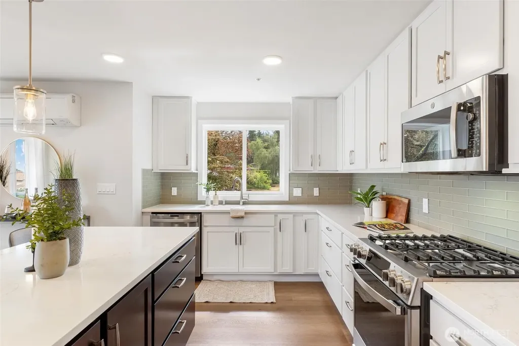 554 Paradise Lane Edmonds WA 98020