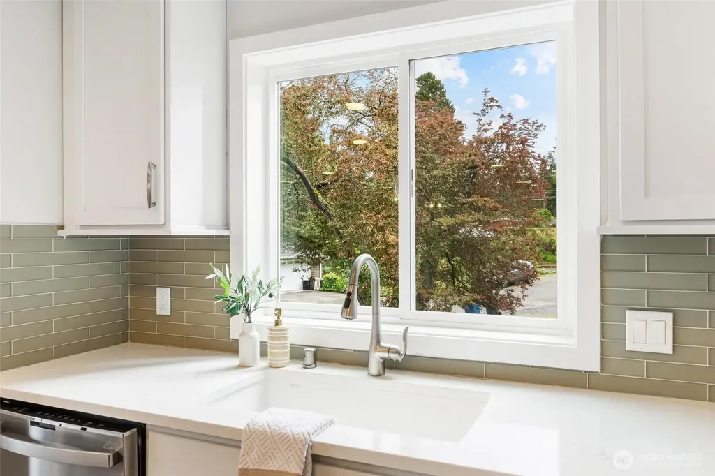 554 Paradise Lane Edmonds WA 98020