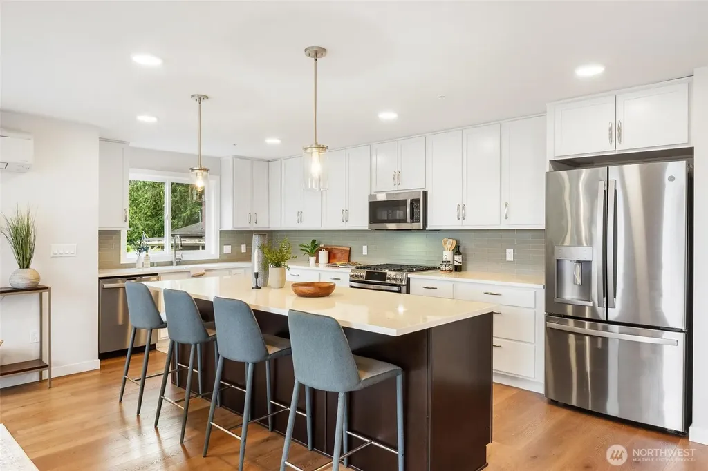 554 Paradise Lane Edmonds WA 98020