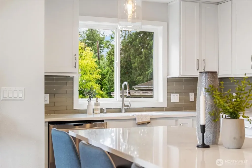 554 Paradise Lane Edmonds WA 98020