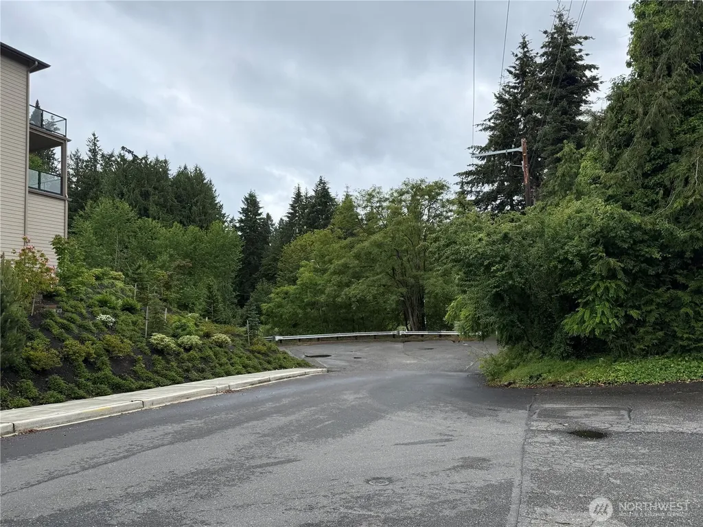 554 Paradise Lane Edmonds WA 98020